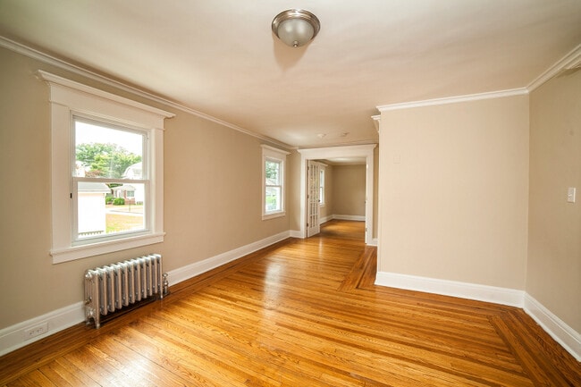 Building Photo - 25 Jardine Rd