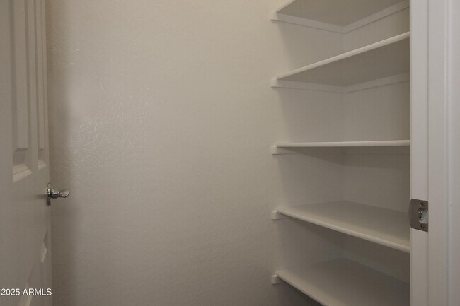 Building Photo - 16931 W Holly St