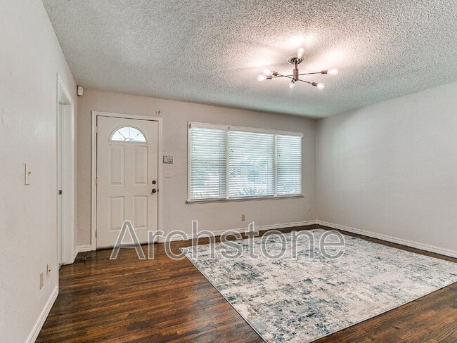 Building Photo - 1732 Carlisle Rd