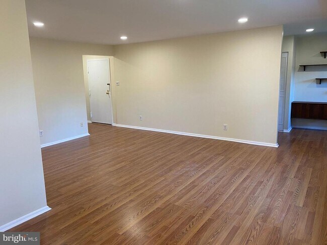 Building Photo - 4000 Gypsy Ln