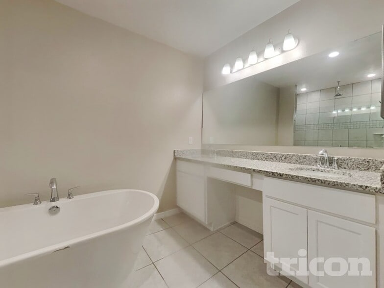 Building Photo - 223 Jackson Lp