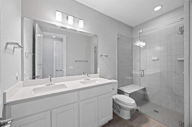 Building Photo - 2222 Simond Ave