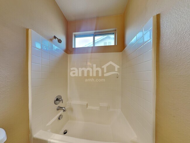 Building Photo - 2028 Silver Blaze Ct