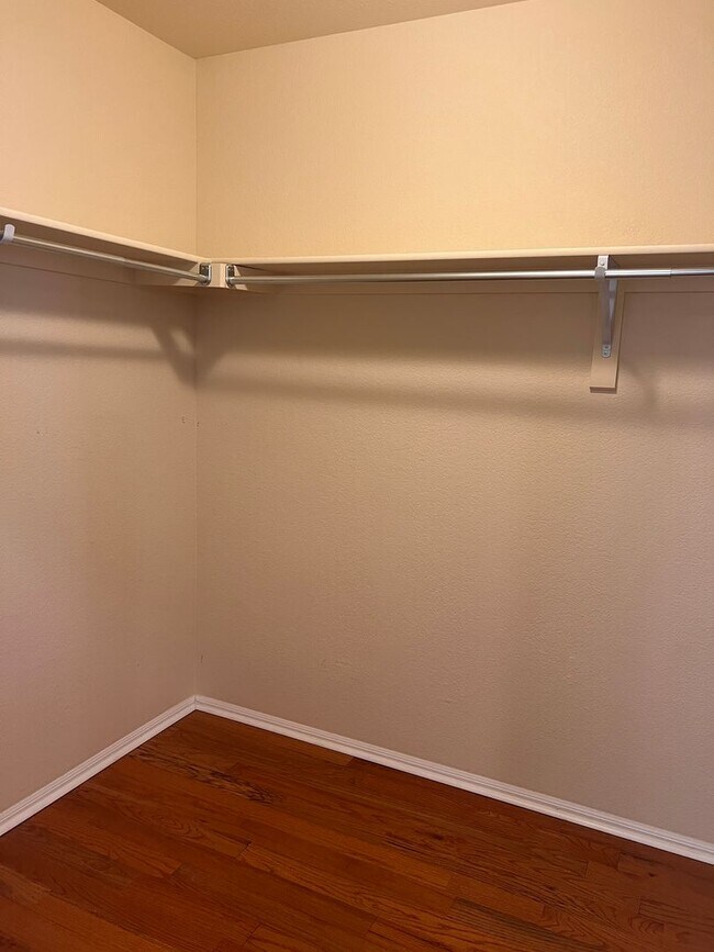 Building Photo - Beautiful Sierra Ridge 4-Bedroom, 3.5-Bath...