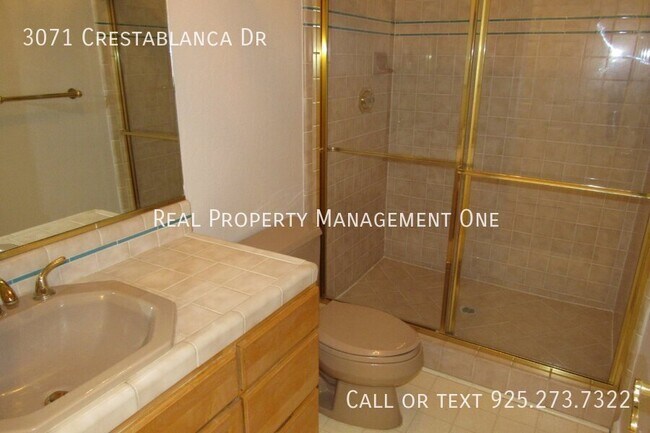 Building Photo - 3071 Crestablanca Dr