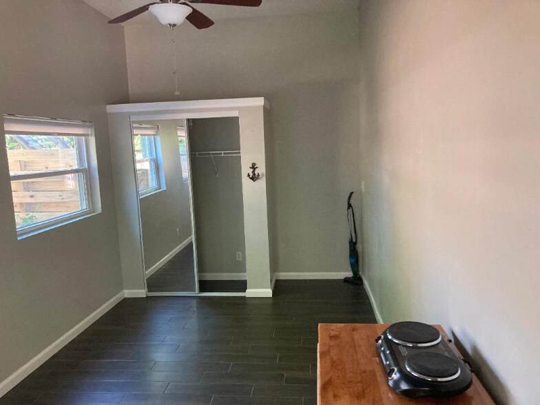 Building Photo - 77 Lorillard Pl