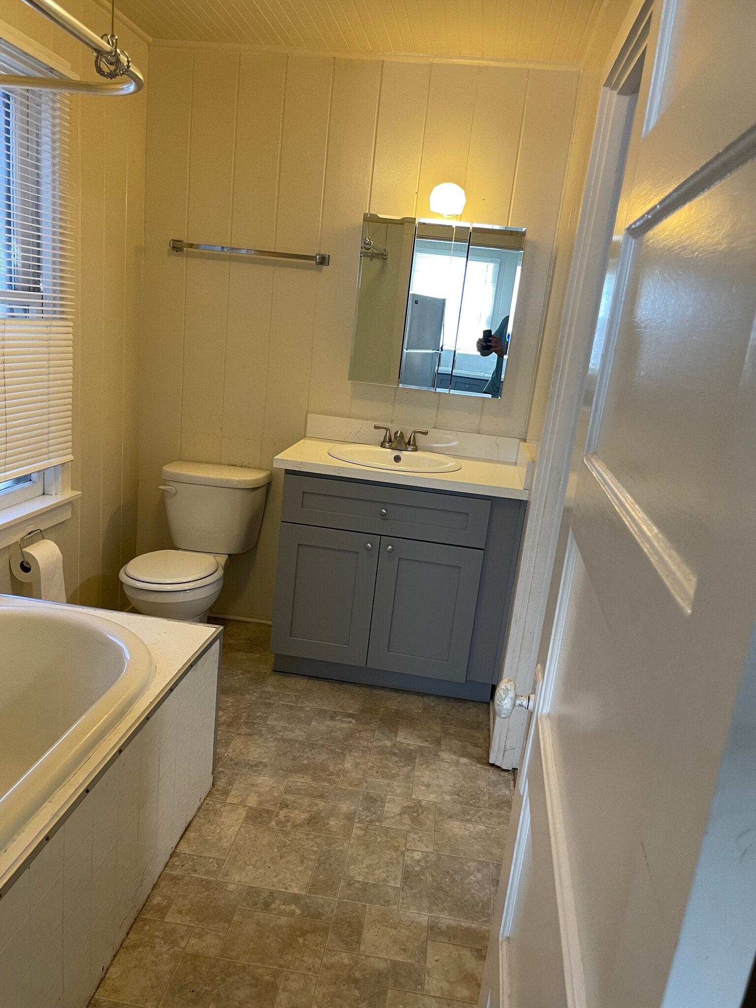 Building Photo - 721 N Church St