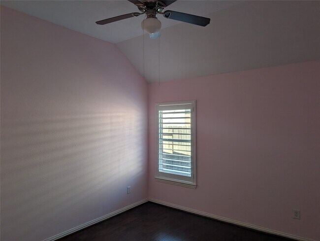 Building Photo - 18627 Summercliff Ln