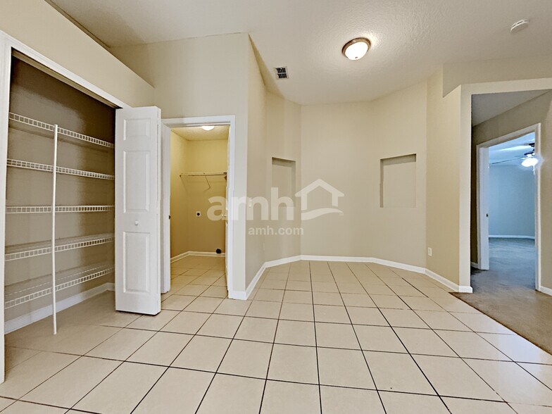 Building Photo - 3266 Woodglen Dr