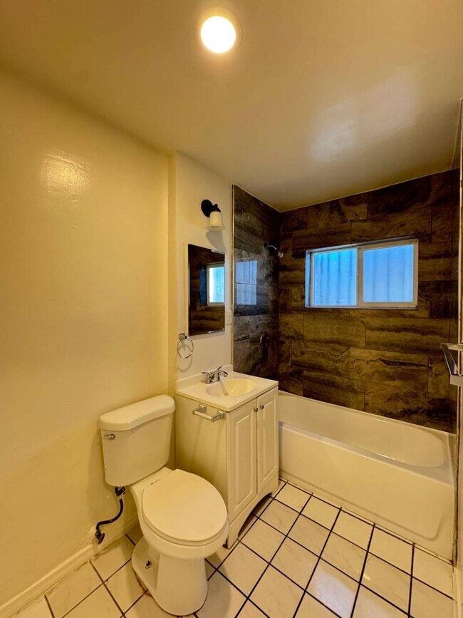 Building Photo - 1.0 bedroom in Los Angeles California 90022