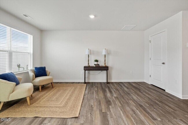 Building Photo - 24 Red Clover Dr
