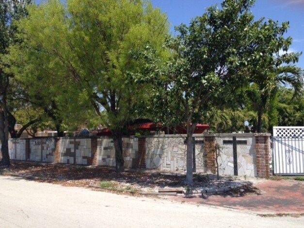 Building Photo - 1835-1837 Sherman St