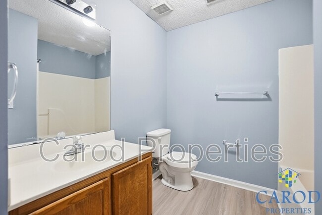 Building Photo - 2713 Daffodil Dr