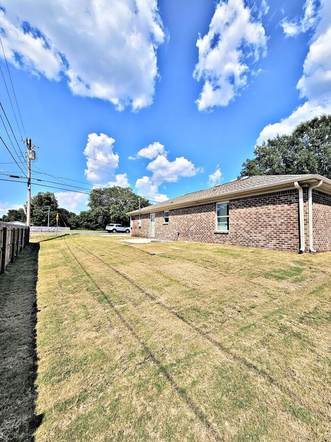 Building Photo - House for Rent - Hartselle - Brand New