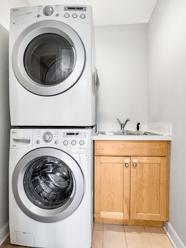 Building Photo - 415 E North Water St