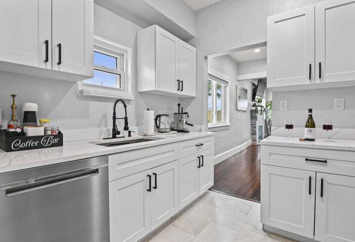 Building Photo - 424 Malverne Rd