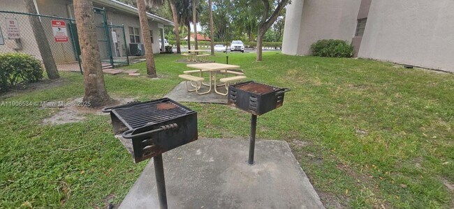 Building Photo - 1200 NW 87th Ave