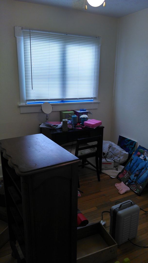 Building Photo - For Rent 4 Bedroom 1 Bath Field Club Row H...