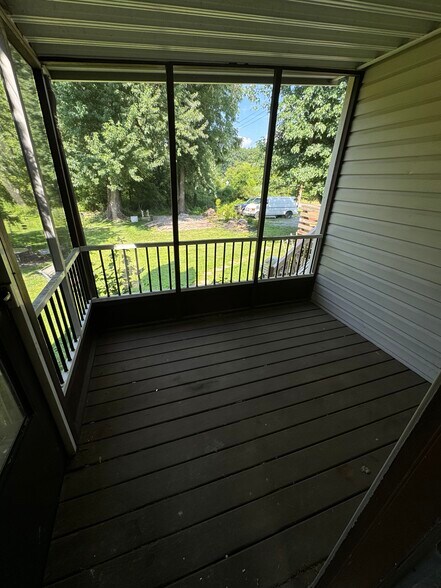 Enclosed porch area - 803 E Street Rd