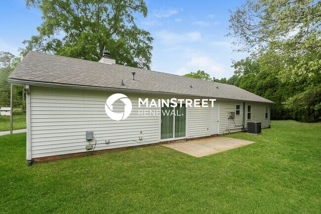 Building Photo - 3 Bedroom Pet-Friendly Home in CHARLOTTE, ...