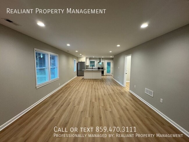 Building Photo - 115 Rainbow Dr