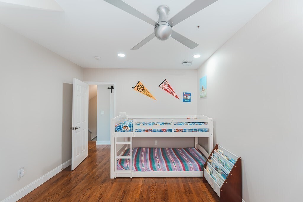 Building Photo - 467 Somerville Ave