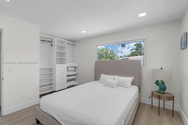 Building Photo - 125 Gardenia St