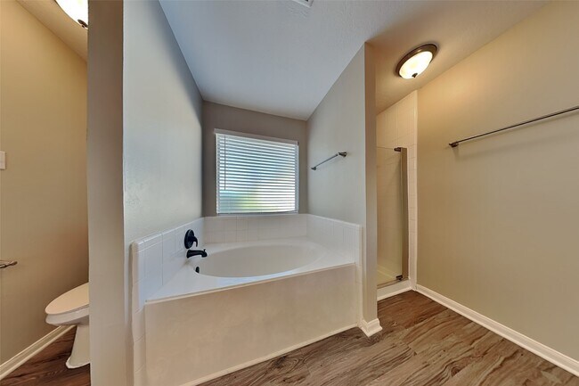 Building Photo - 29439 Fox River Dr