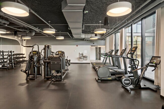 Building Photo - 539 S Damen Ave