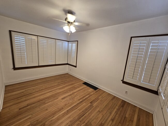 Building Photo - 310 Genoa Rd