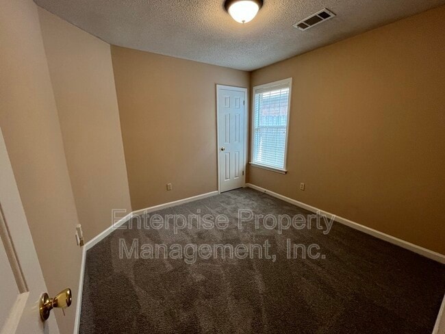 Building Photo - 1091 Nolan Ln
