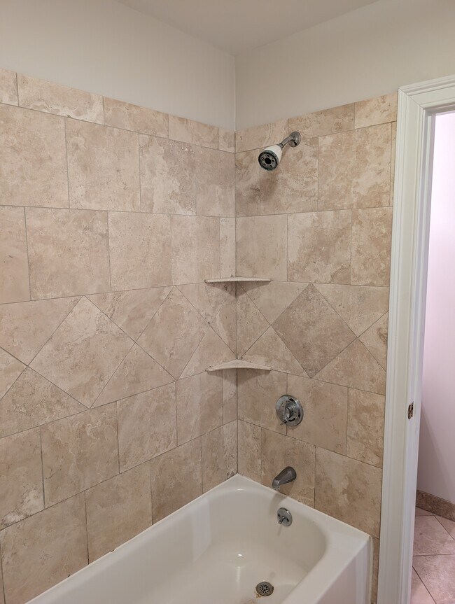 Building Photo - 40 Prince St