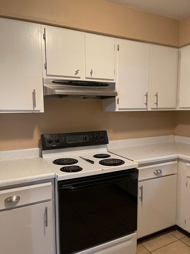 Building Photo - 2 bedroom 1 bath in Canon City