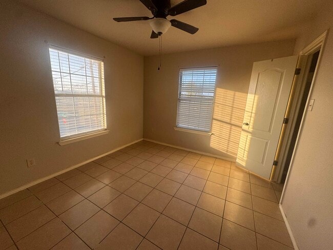 Building Photo - 2801 S Bartlett Ave