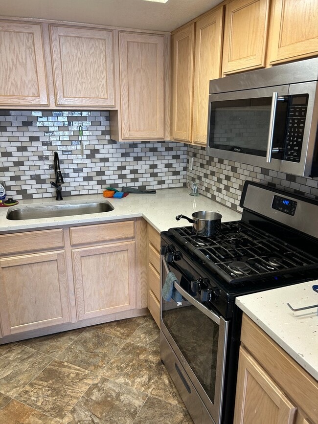 Building Photo - 537 S 900 E