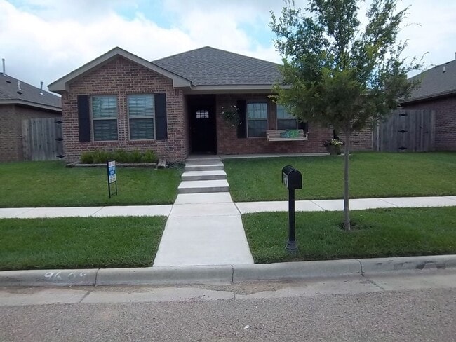 Primary Photo - VERY NICE! 2/2/2