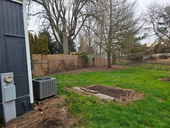 Building Photo - 3Bd/2Ba Manufactured Home - For viewing!