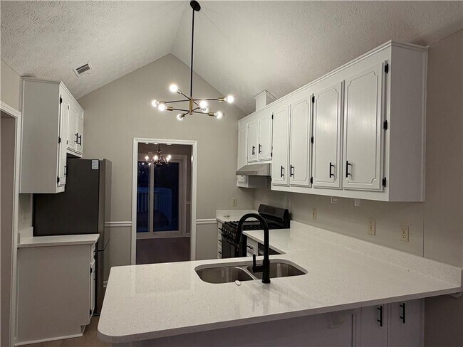 Building Photo - 65 Beaverdam Ct