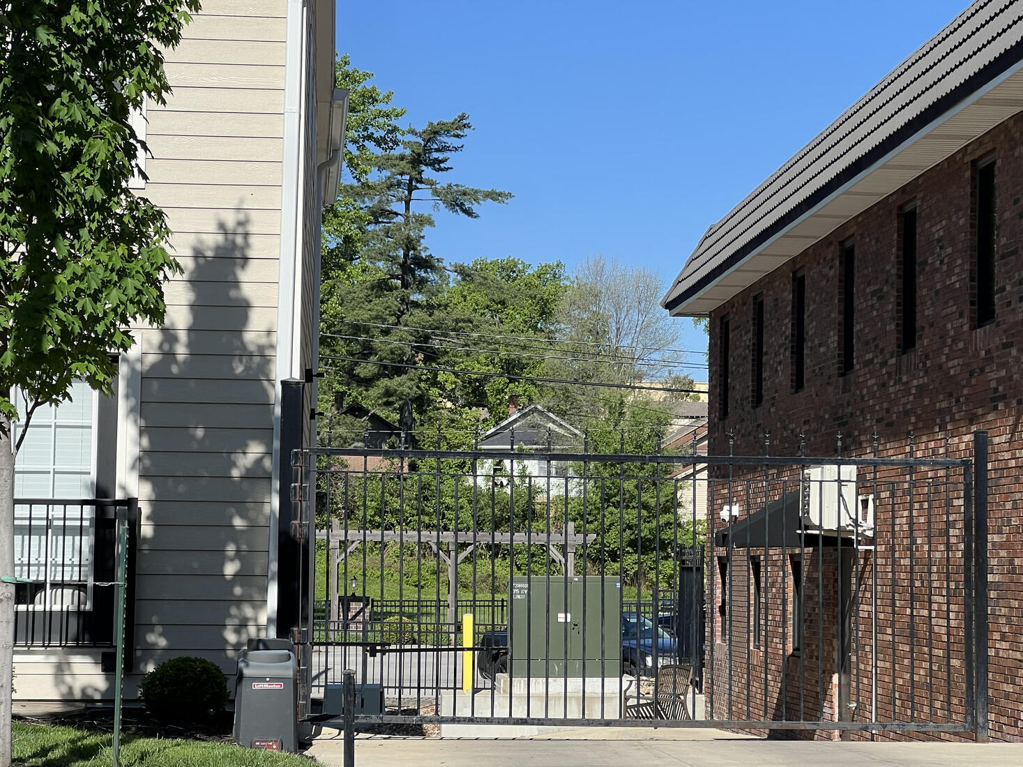 Building Photo - 4464 Broadway Blvd