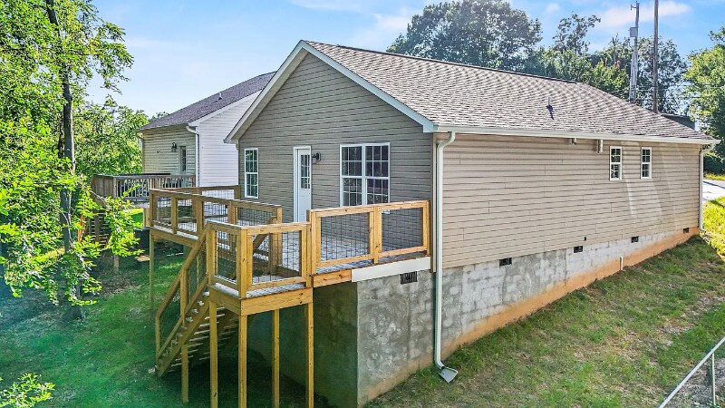 Building Photo - 812 Aubrey Ave