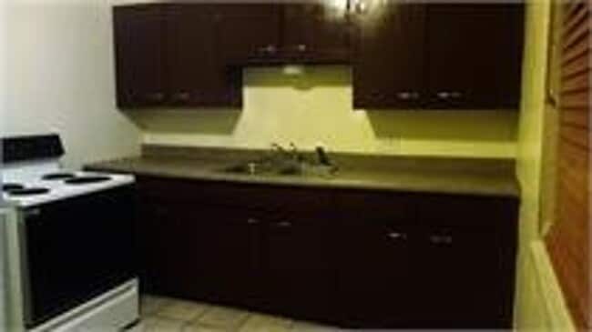 Building Photo - 975 S Lowell Blvd