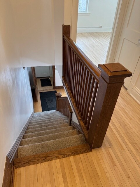 Building Photo - 1925 E 3rd St