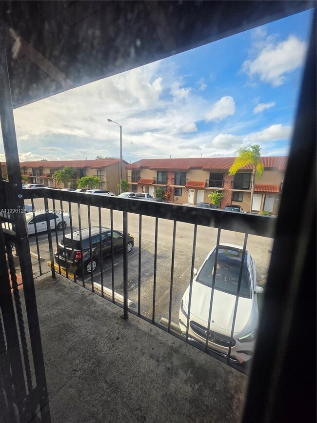 Building Photo - 1811 SW 107th Ave