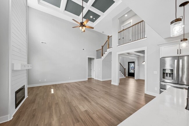 Building Photo - 4 Bedroom 2 1/2 Bath Home For Rent Near Ex...