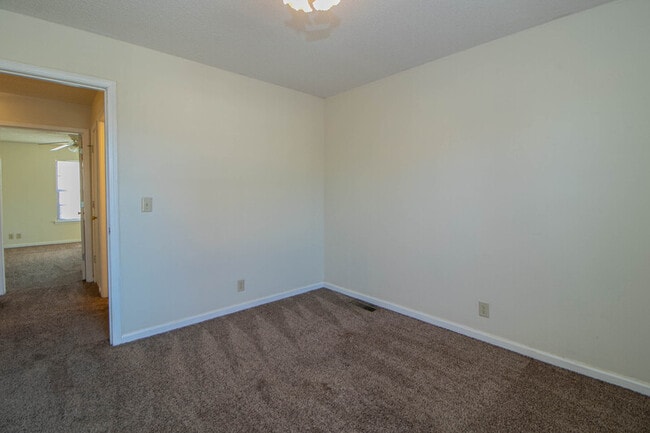 Building Photo - 108 Hickory Trace Rd