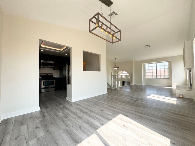 Building Photo - 68745 Tachevah Dr