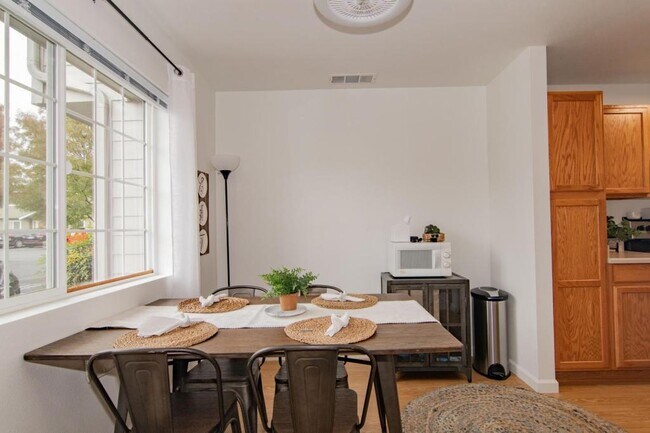 Building Photo - 2030 Brookhurst St