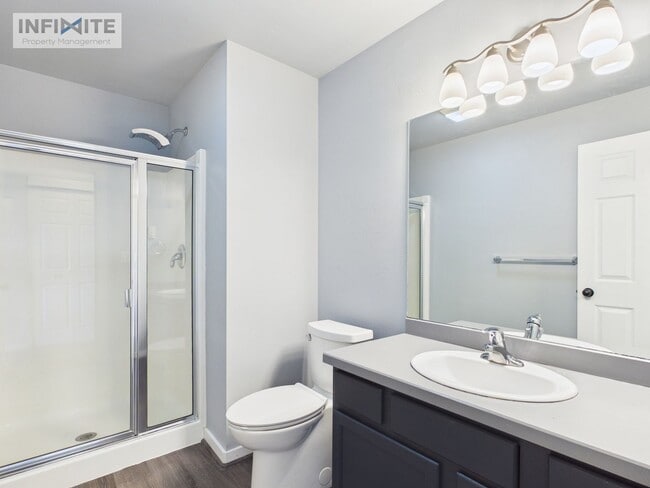 Building Photo - Top-Floor 2BR/2BA – Bright, Clean & Move-In Ready