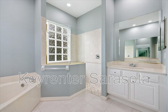 Building Photo - 4956 Bridgehampton Blvd