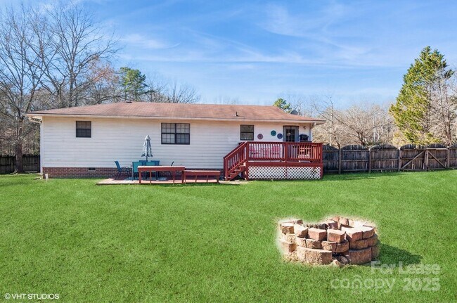 Building Photo - 9938 Sandra Ln